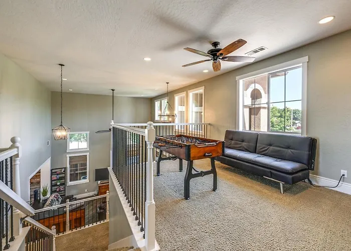 California Vacation Rental W/ Private Pool & Patio
