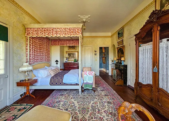 The Jd Hyde Historic Inn