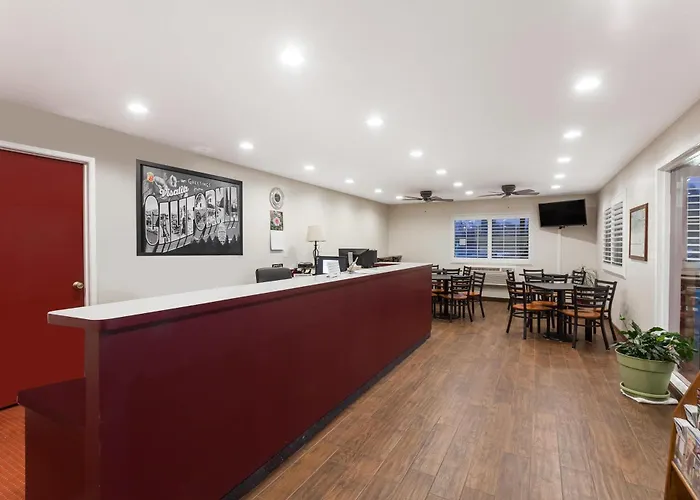 Super 8 By Wyndham Visalia